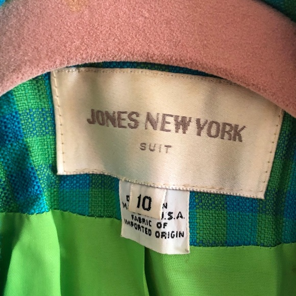 Blazer - Picture 2 of 5